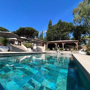 https://hotel-la-villa-dune.fr-provencehotel.com