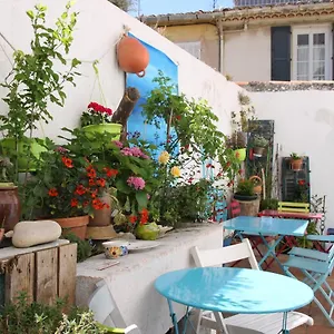 Au Petit Chez Soi Hostel Cassis